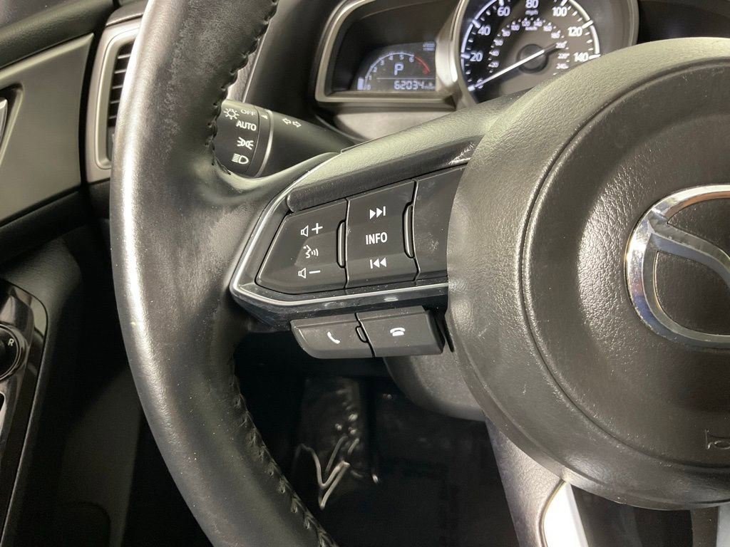 Used 2018 MAZDA MAZDA3 Touring FWD image 23