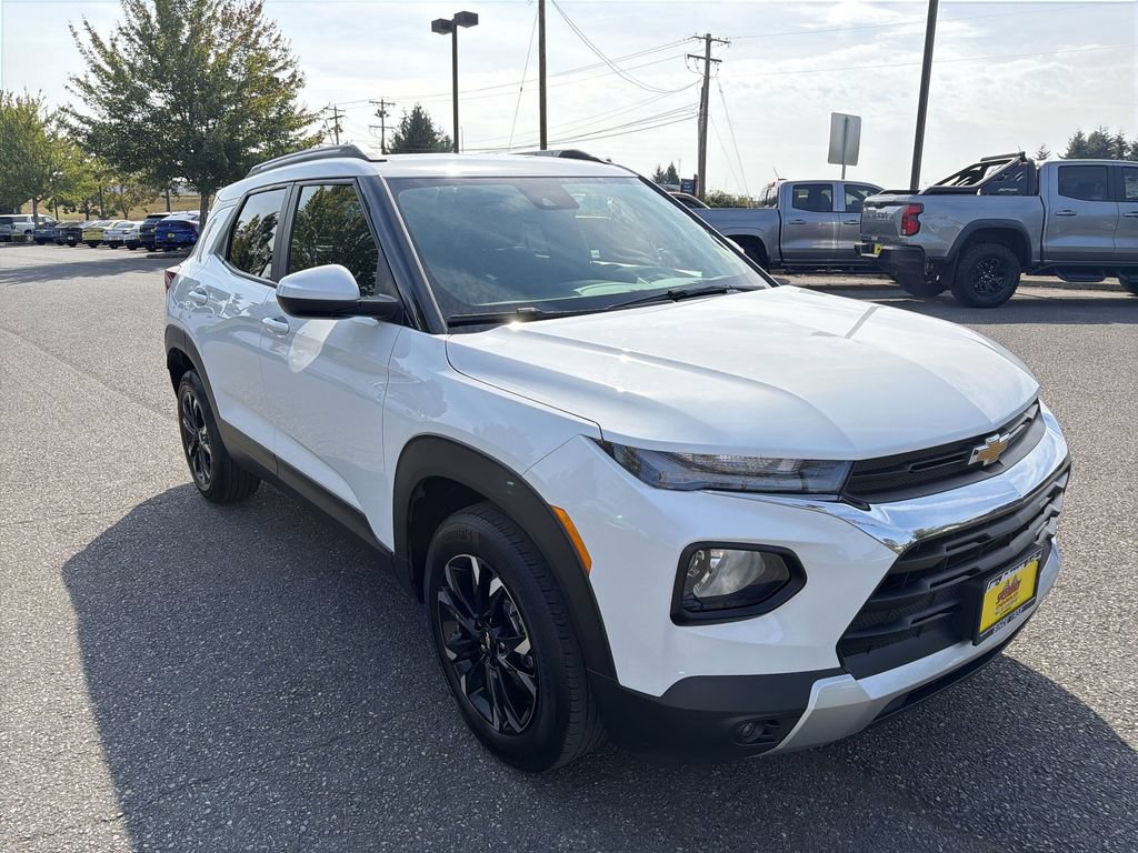 Certified 2023 Chevrolet TrailBlazer LT w/ Convenience Package AWD/4WD image 3