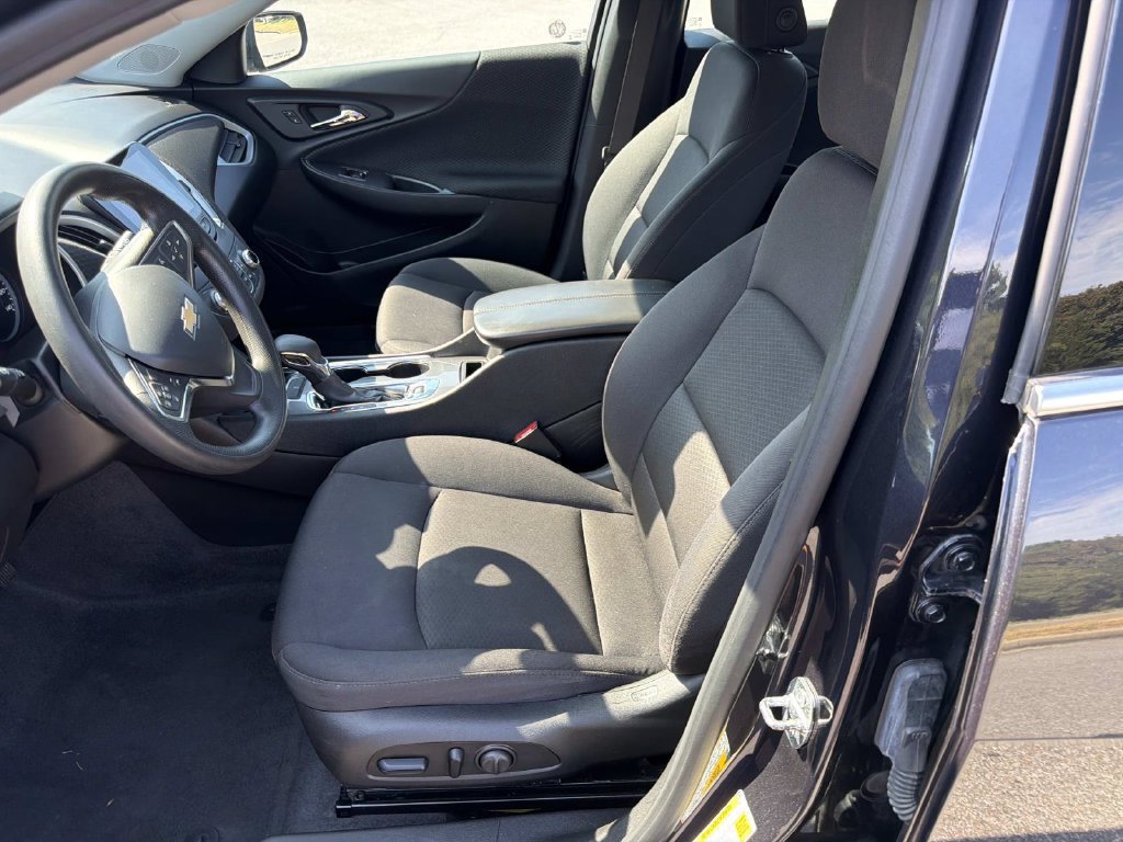 Used 2023 Chevrolet Malibu LT FWD image 20