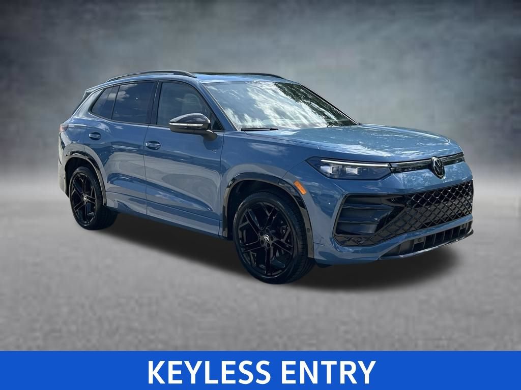 Certified 2025 Volkswagen Tiguan SE R-Line FWD image 9