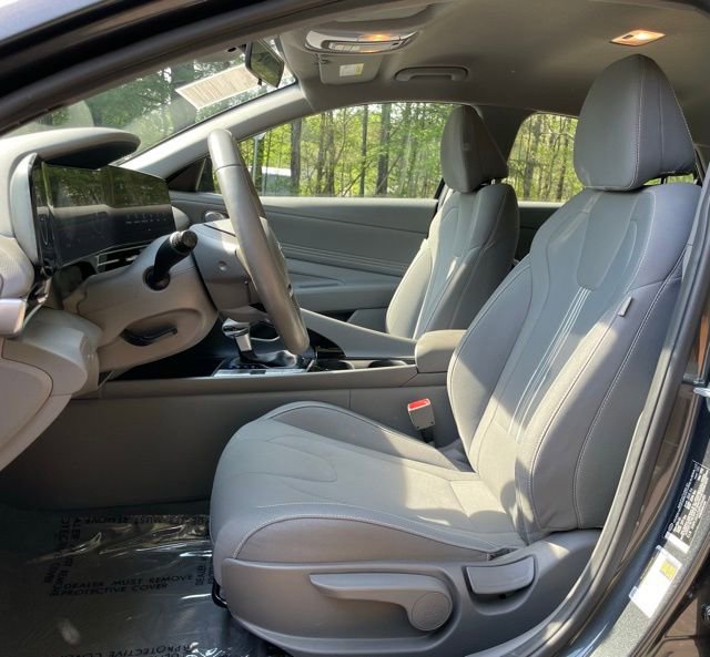 Used 2023 Hyundai Elantra SEL w/ Convenience Package image 14