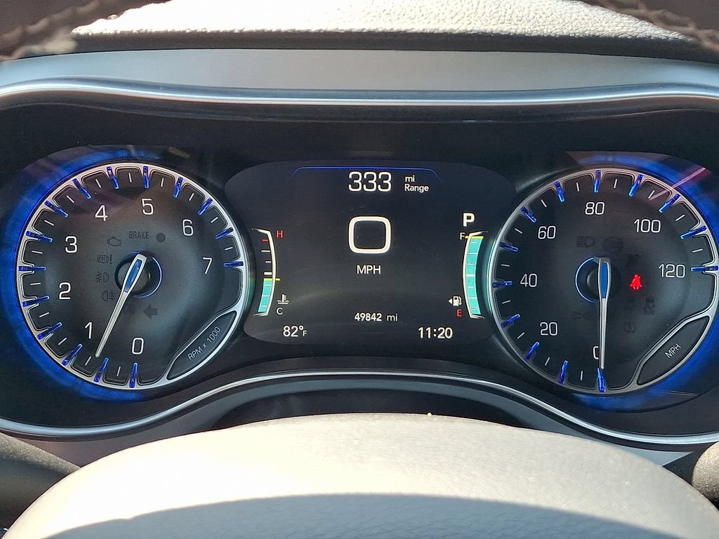 Used 2025 Chrysler Pacifica Limited FWD image 24