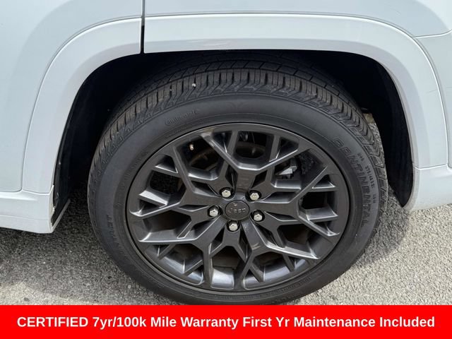 Used 2025 Jeep Grand Cherokee Summit w/ Obsidian Package AWD/4WD image 13