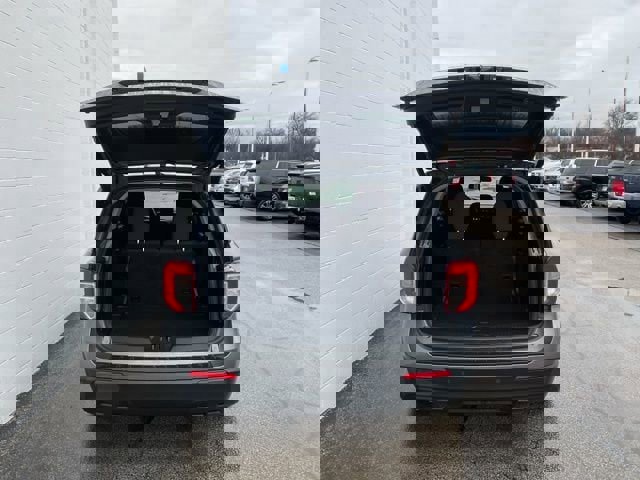 Used 2022 Ford Explorer XLT image 7