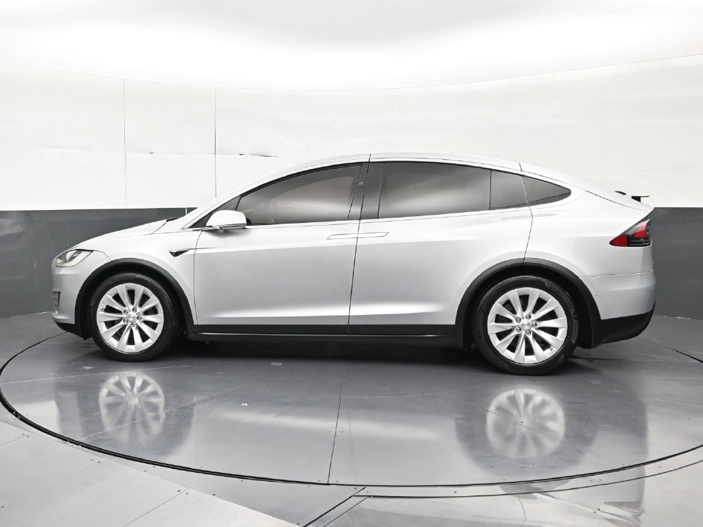 Used 2018 Tesla Model X 100D AWD/4WD image 2