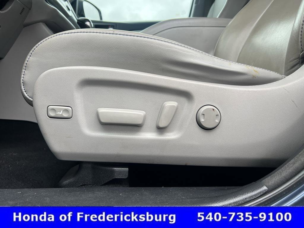 Used 2018 Toyota Highlander XLE image 16