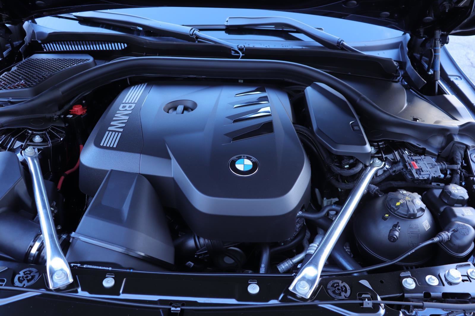 Used 2025 BMW 530i w/ Executive Package image 41