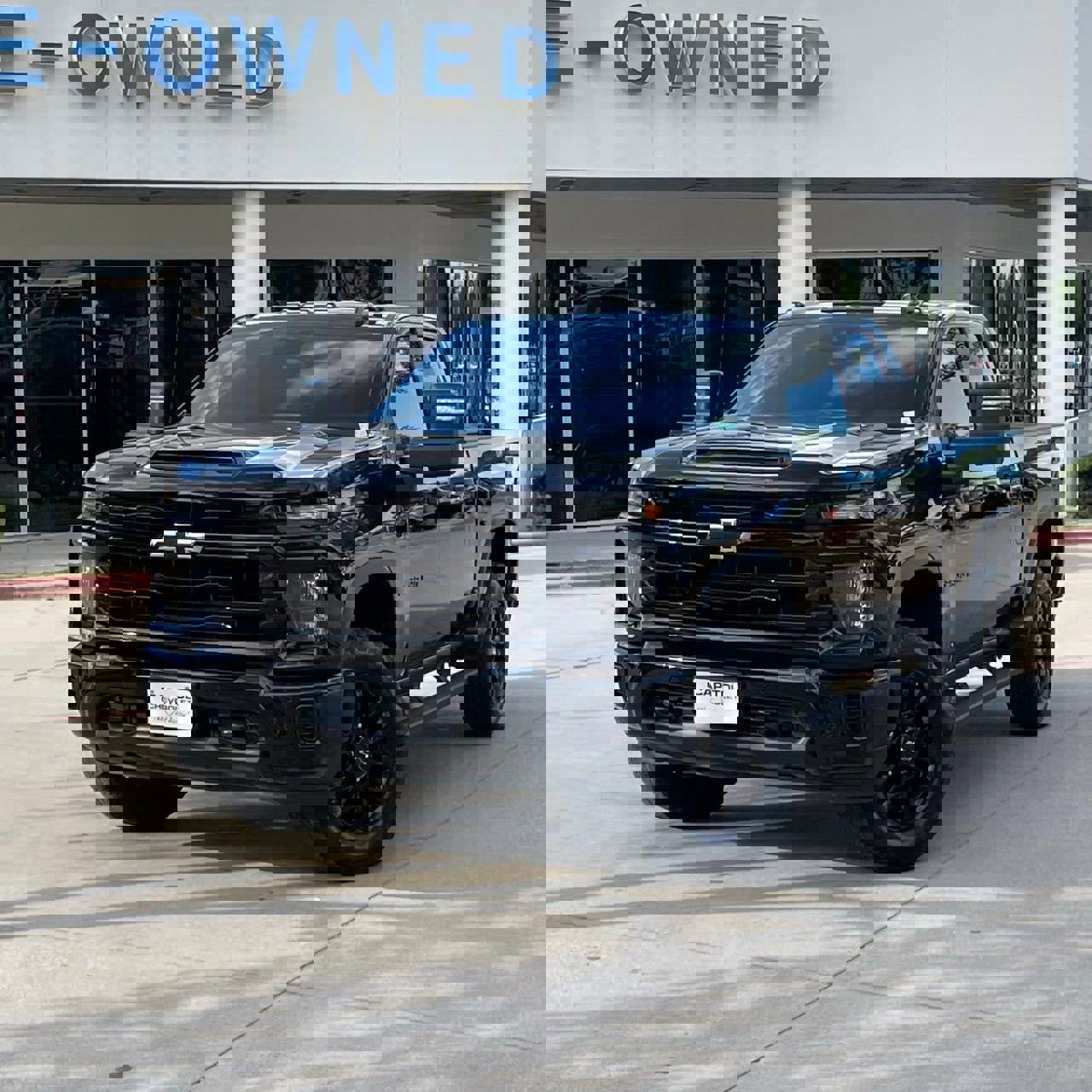 Used 2025 Chevrolet Silverado 2500 Custom w/ Custom Value Package image 10