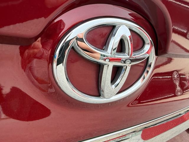 Used 2015 Toyota Camry XSE image 14