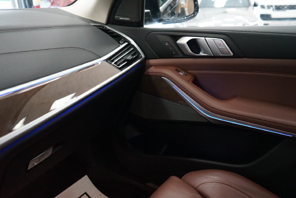 Used 2020 BMW X7 xDrive40i w/ Premium Package AWD/4WD image 49
