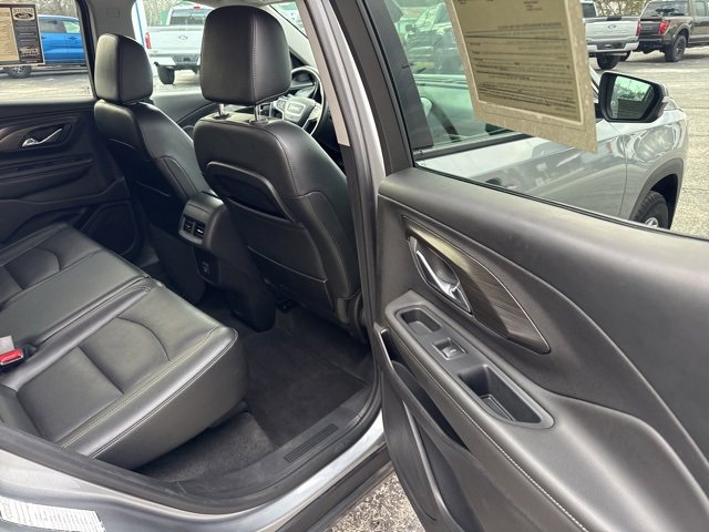 Used 2024 GMC Terrain SLT image 23