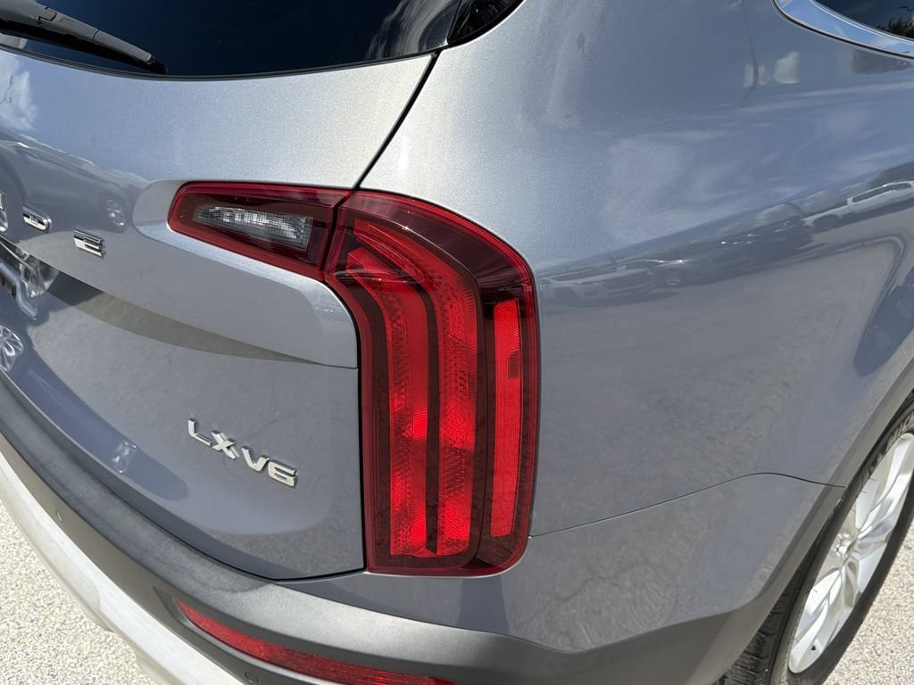 Used 2020 Kia Telluride LX FWD image 10