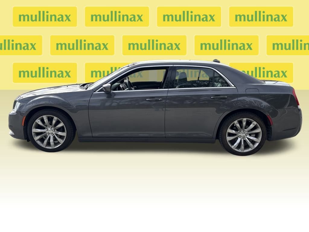 Used 2019 Chrysler 300 Touring L w/ Quick Order Package 22F image 11