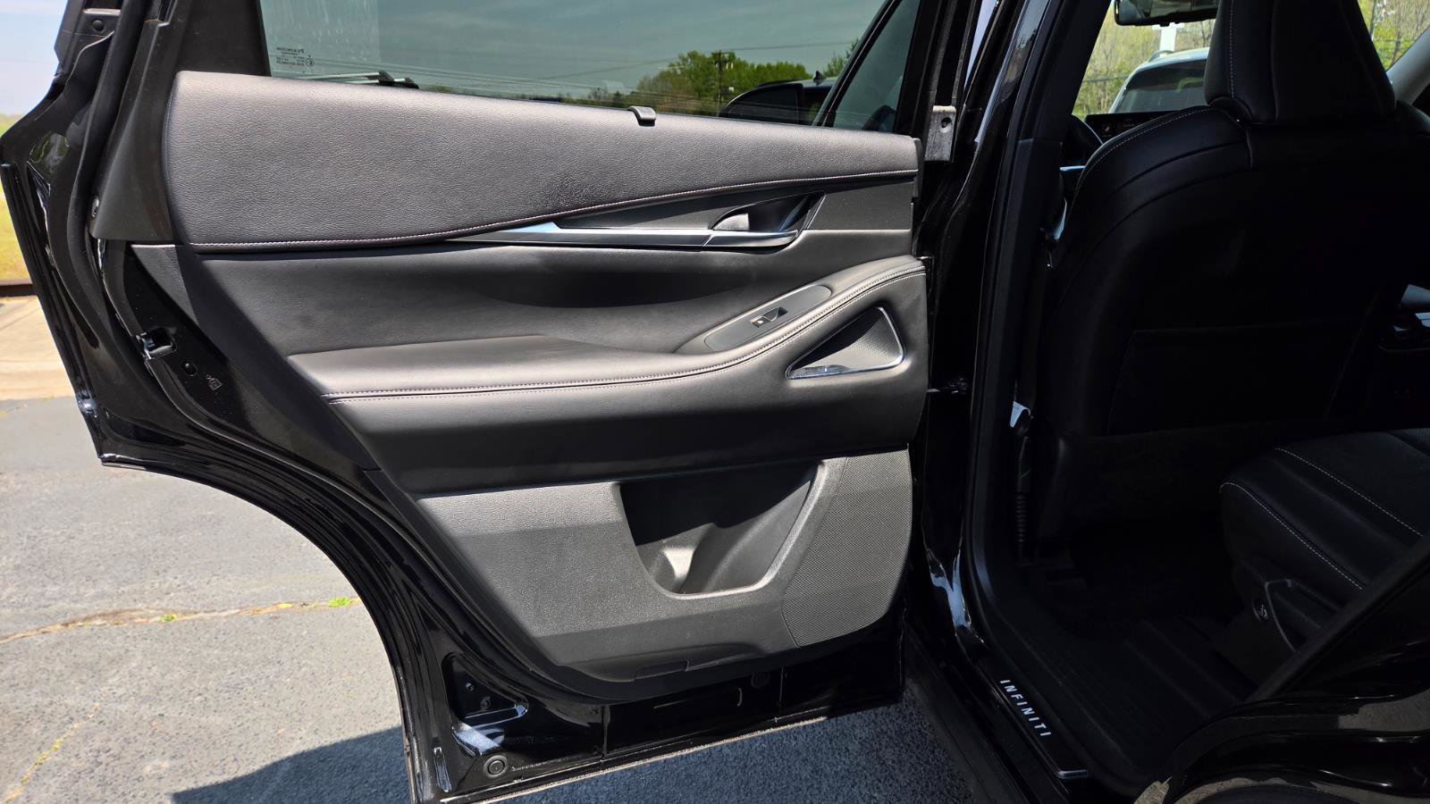 Used 2023 INFINITI QX60 Luxe w/ Vision Package image 37