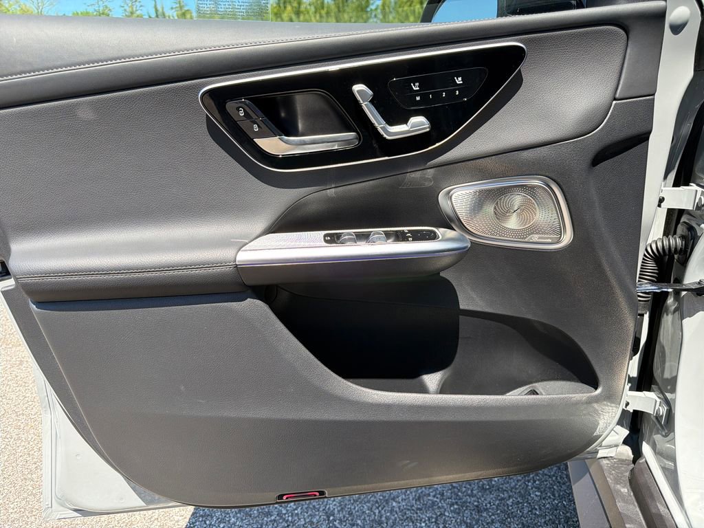 Used 2026 Mercedes-Benz GLC 300 image 26