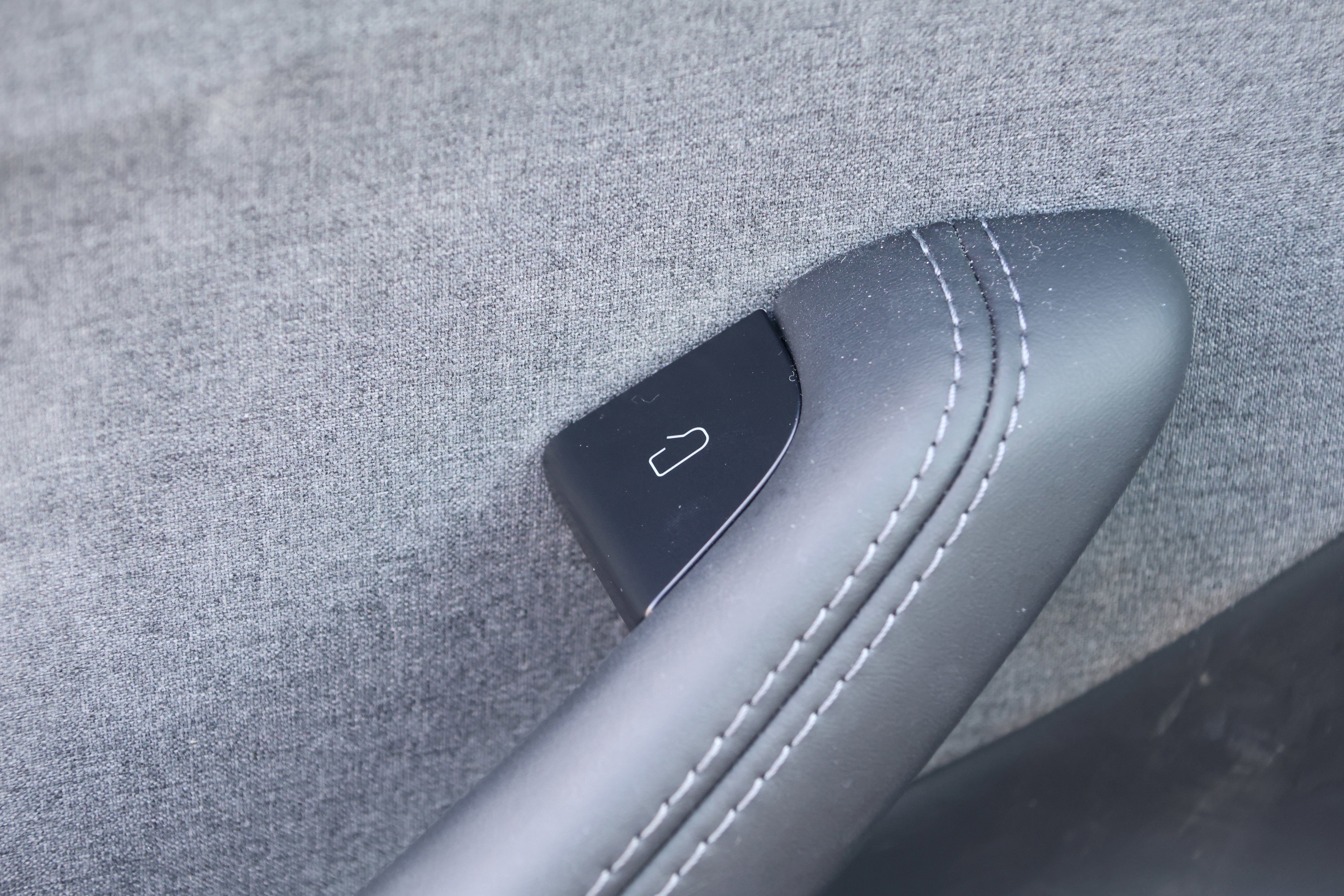 Used 2025 Tesla Model 3 image 16