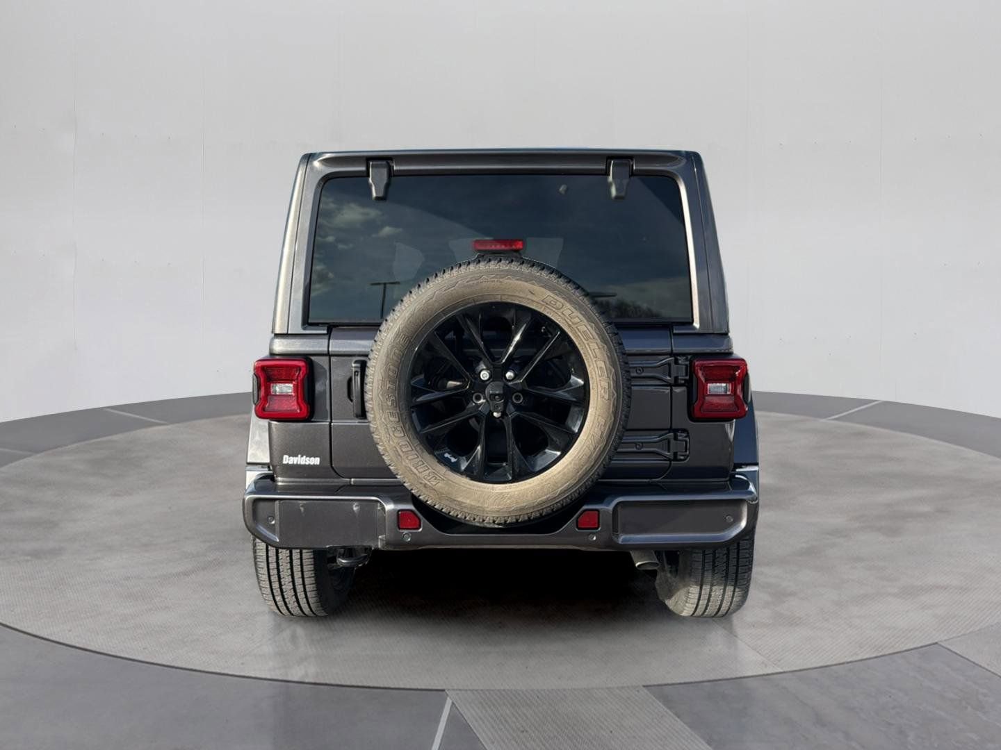 Used 2021 Jeep Wrangler Unlimited Sahara image 5