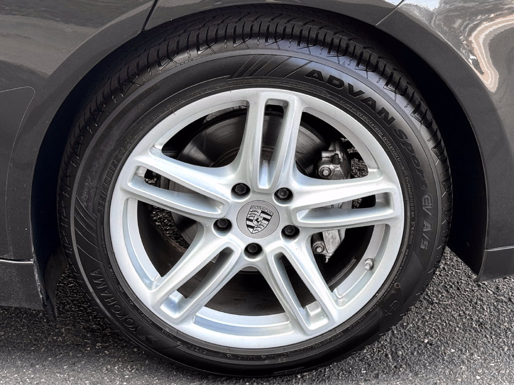 Used 2012 Porsche Panamera 4S image 16