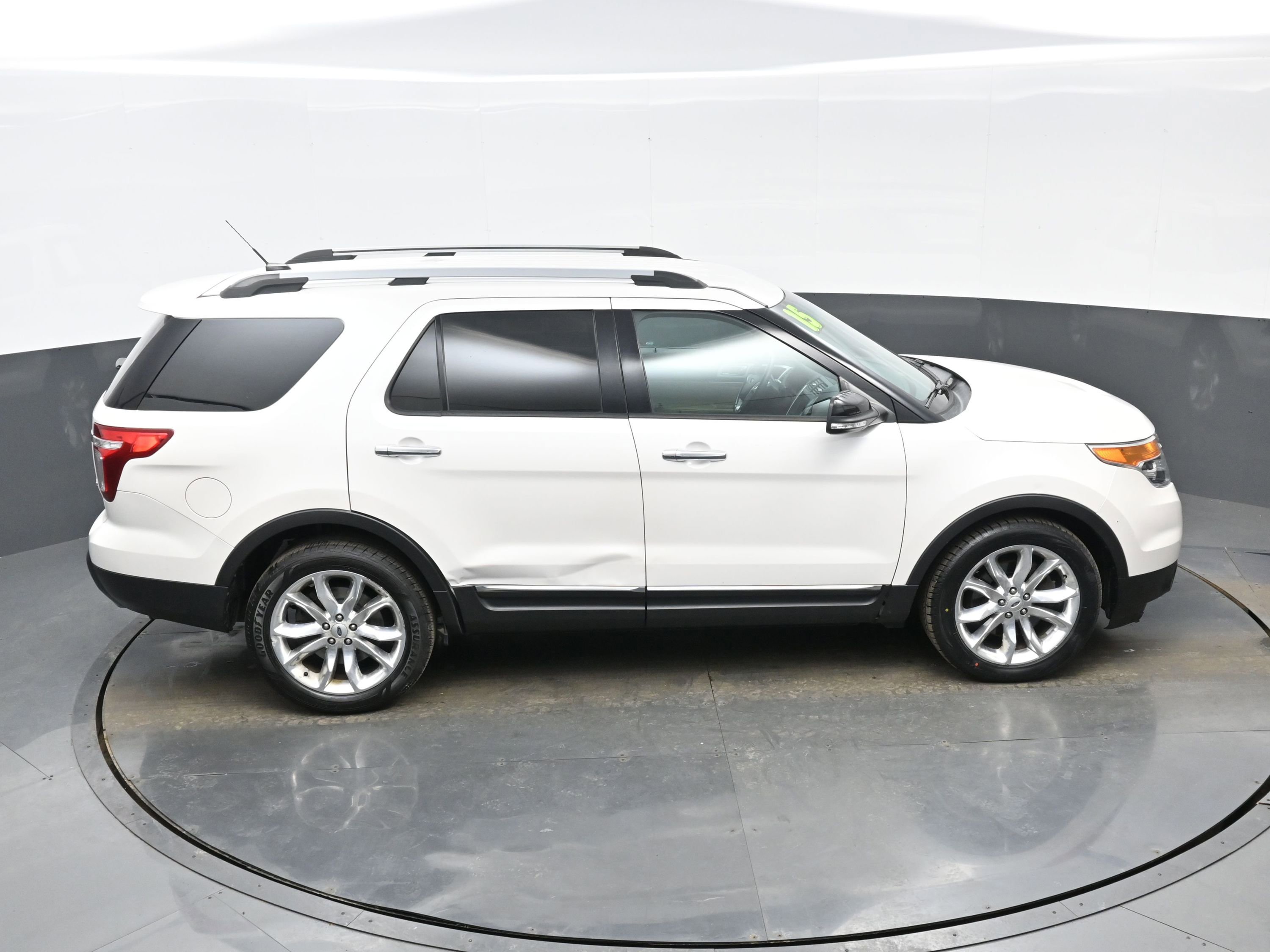 Used 2015 Ford Explorer XLT w/ Equipment Group 202B image 36