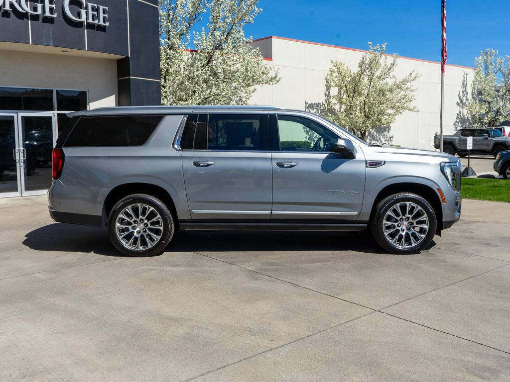 New 2026 GMC Yukon XL Denali w/ Denali Reserve Package image 8
