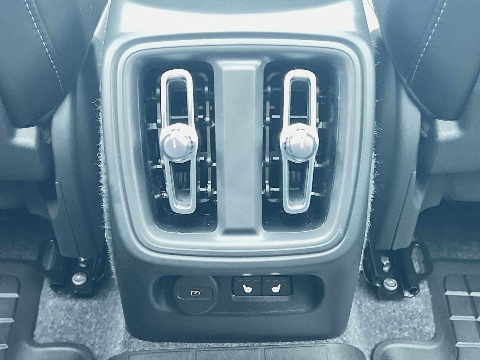 New 2026 Volvo XC40 B5 Plus w/ Protection Package Premier AWD/4WD image 23