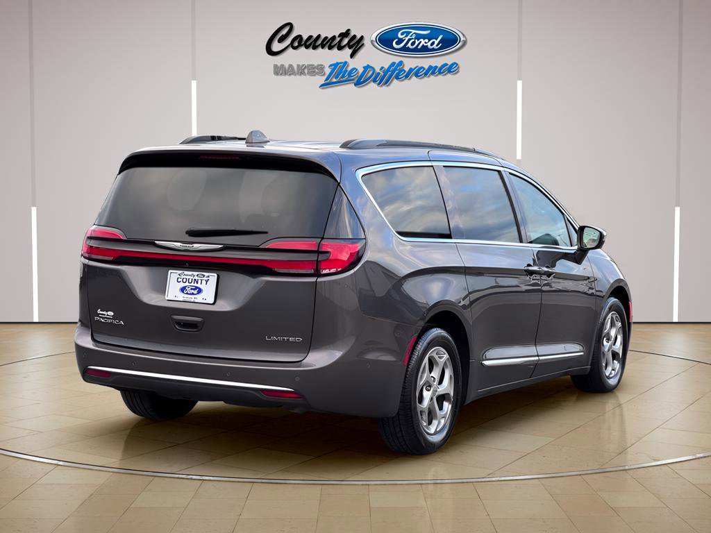 Used 2022 Chrysler Pacifica Limited FWD image 25