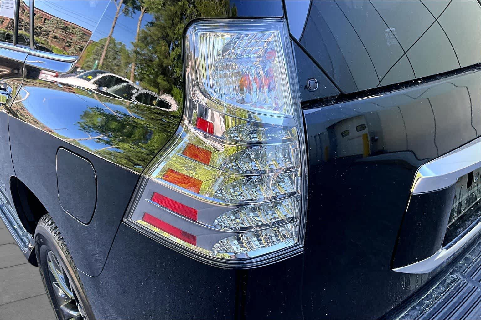 Used 2023 Lexus GX 460 Premium w/ Premium Package AWD/4WD image 27