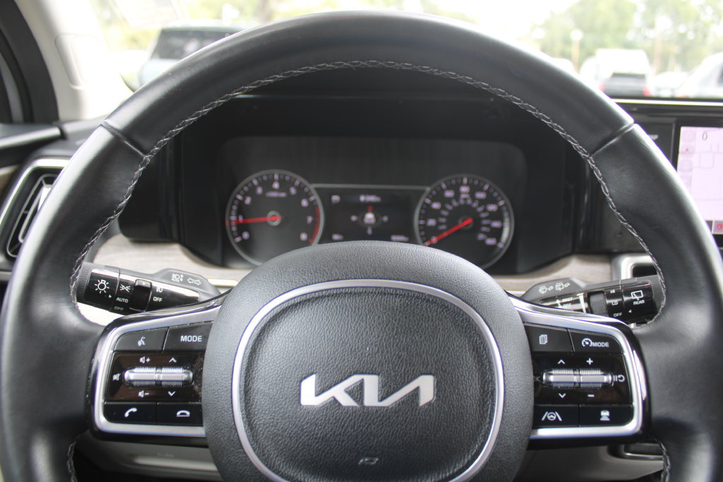 Certified 2023 Kia Sorento EX w/ Panoramic Sunroof Package FWD image 28
