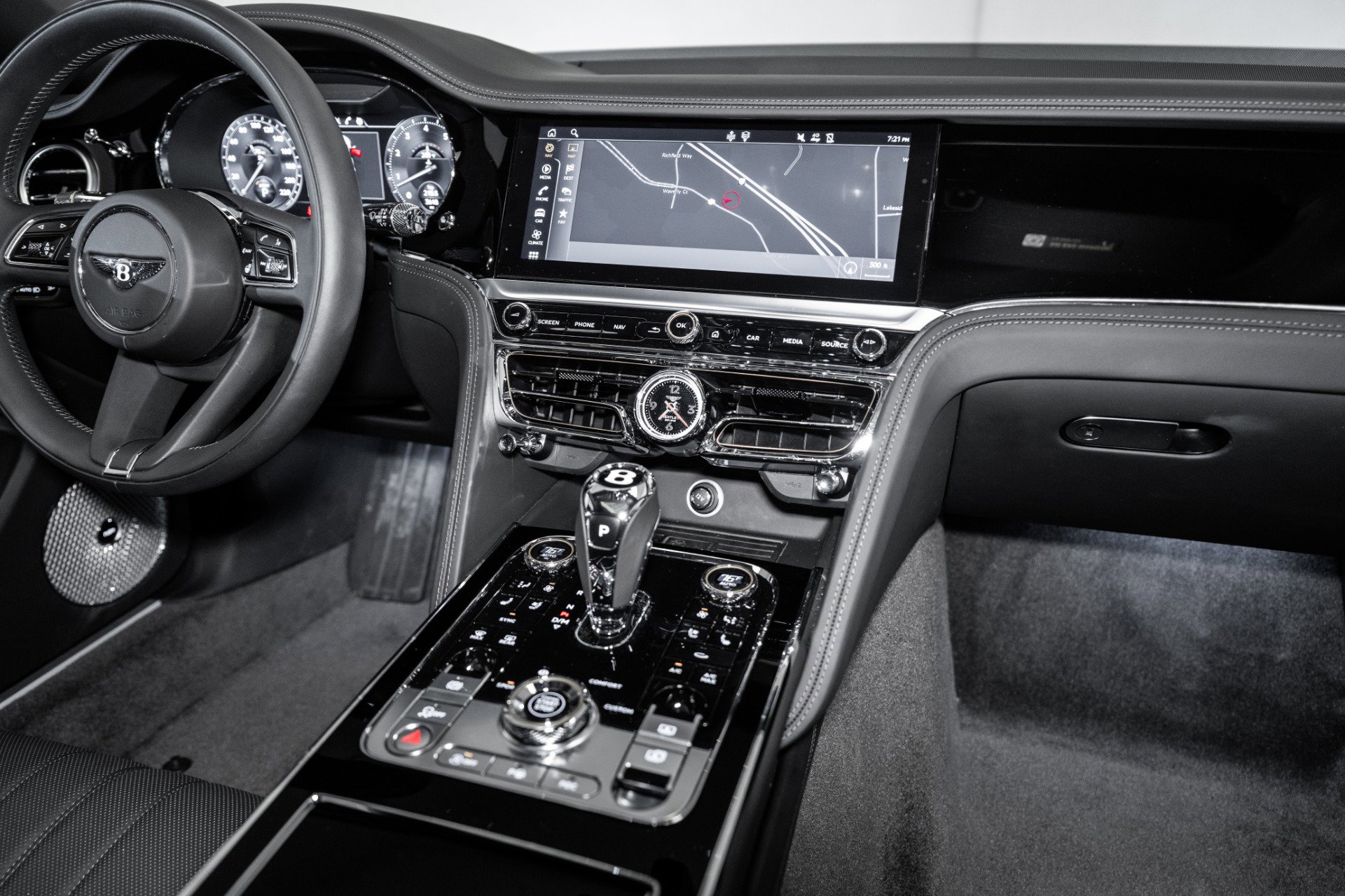 Used 2024 Bentley Flying Spur W12 image 34