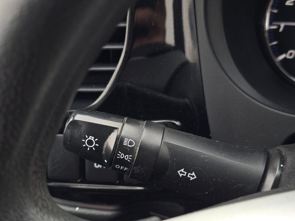 Used 2018 Mitsubishi Outlander ES FWD image 25