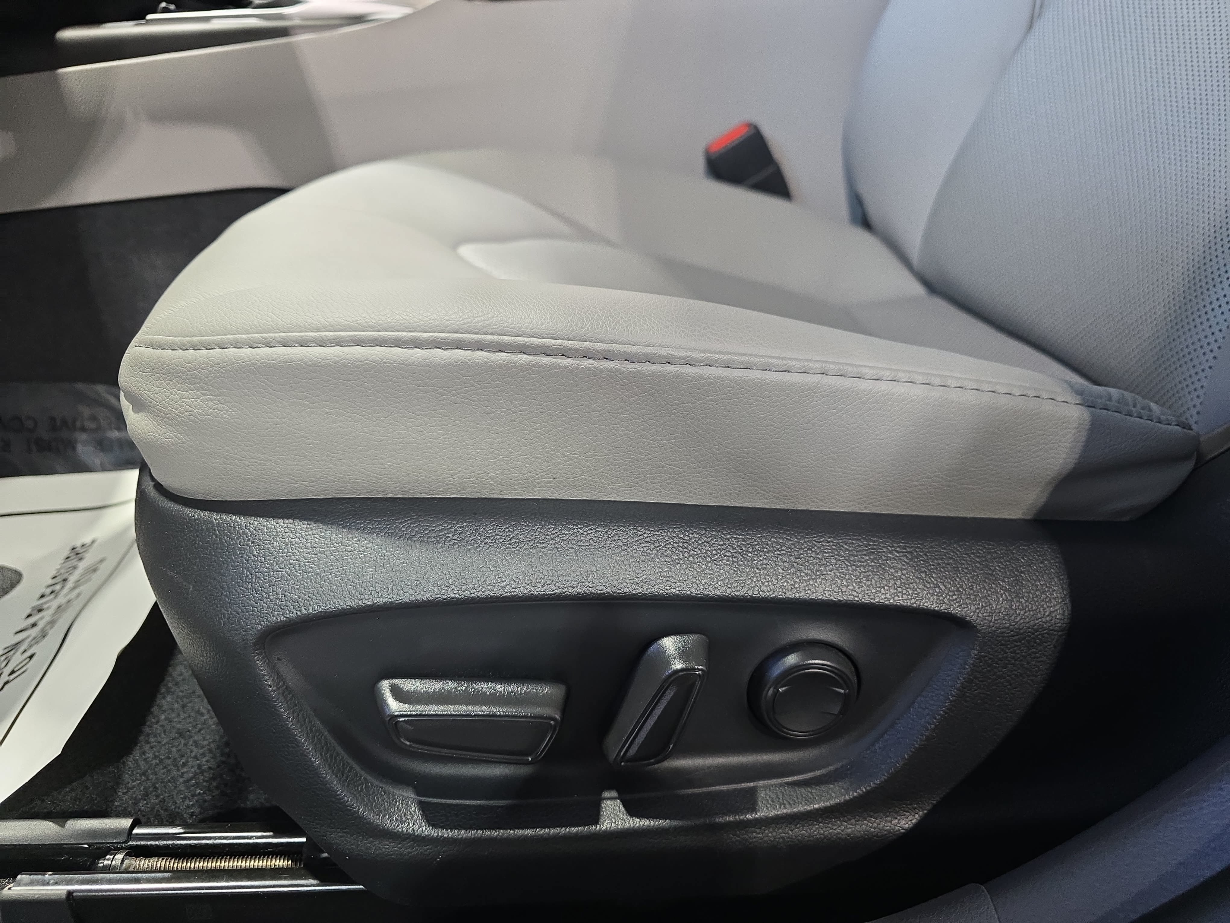 Certified 2023 Toyota Camry XLE FWD image 27