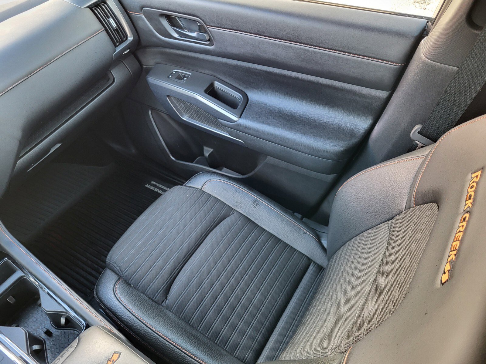 Used 2025 Nissan Pathfinder Rock Creek AWD/4WD image 16