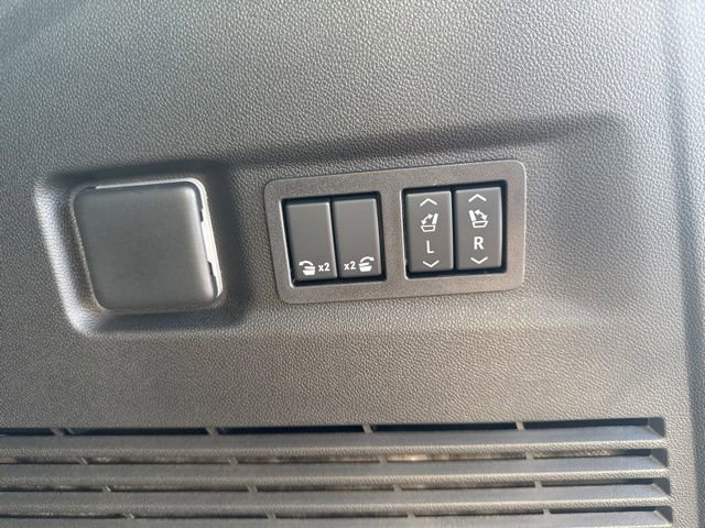 New 2026 Chevrolet Suburban Premier AWD/4WD image 15