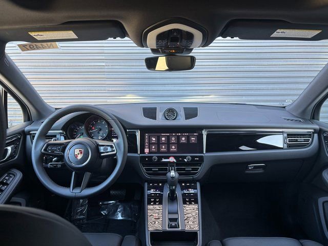 Used 2026 Porsche Macan AWD/4WD image 13