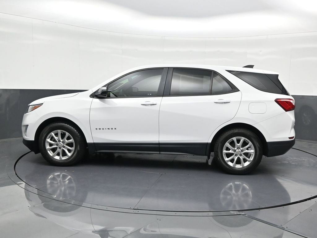 Used 2020 Chevrolet Equinox LS image 2
