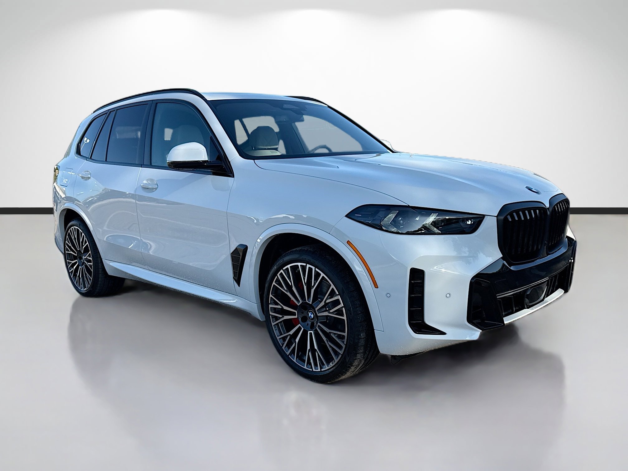 New 2026 BMW X5 xDrive40i w/ M Sport Package image 1
