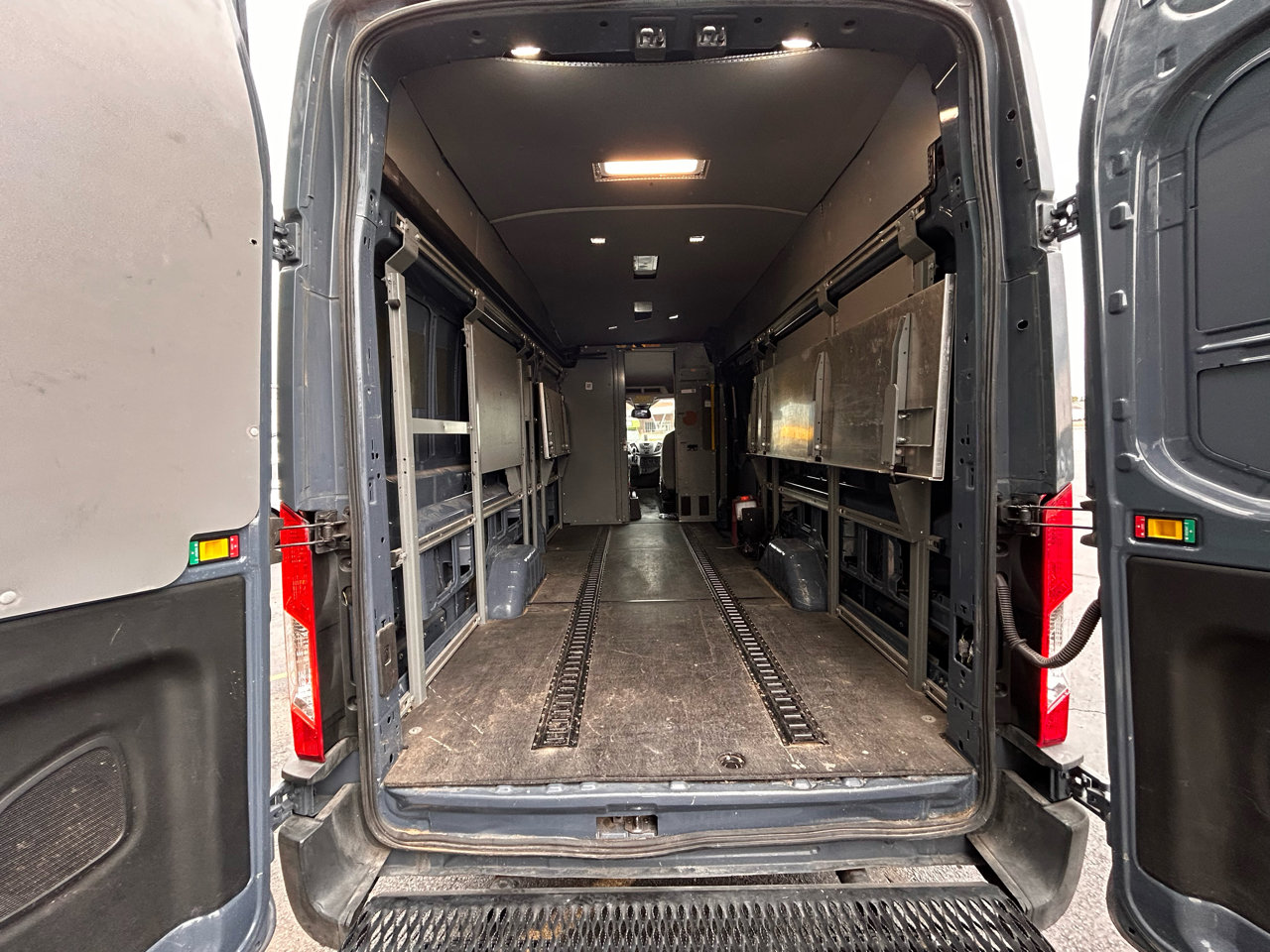 Used 2019 Ford Transit 250 148 High Roof Extended image 10