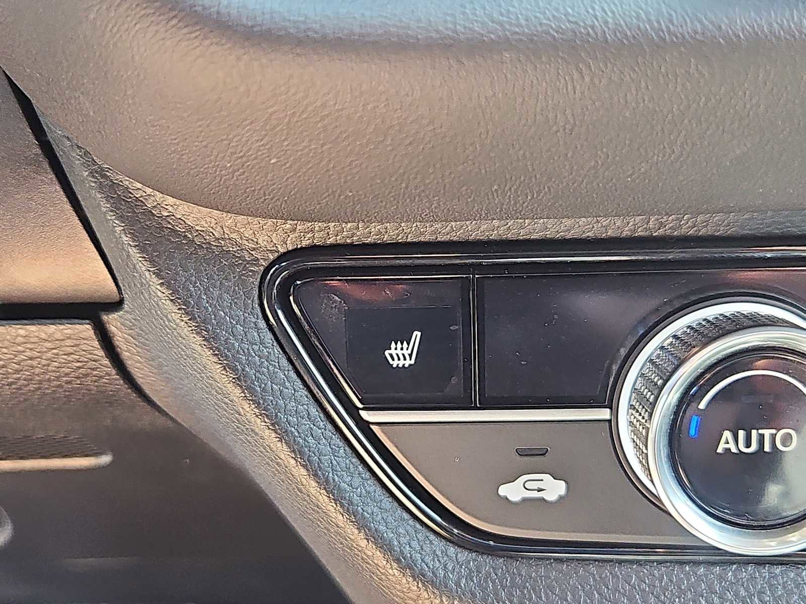 Used 2024 Honda HR-V EX-L image 18