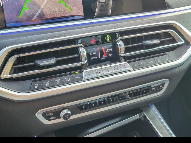 Used 2022 BMW X7 xDrive40i w/ M Sport Package AWD/4WD image 18