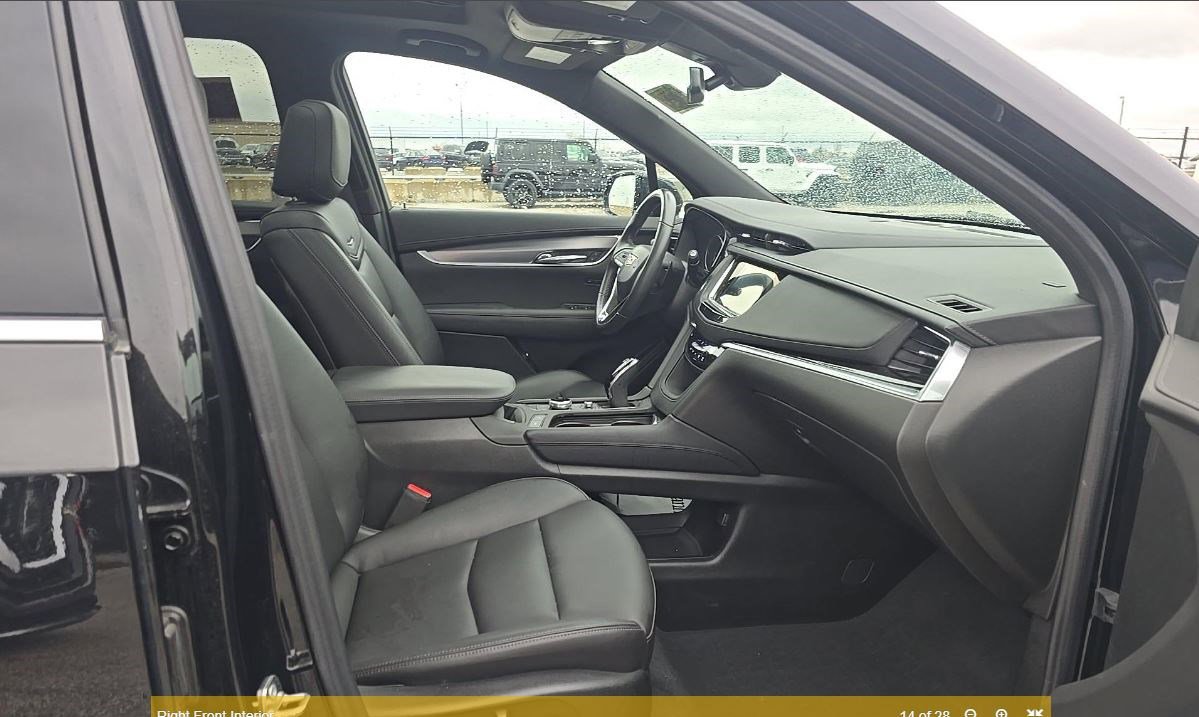 Used 2024 Cadillac XT6 Luxury w/ LPO, Floor Liner Package AWD/4WD image 9