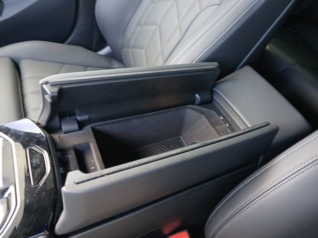 Used 2024 BMW 530i w/ M Sport Package image 19