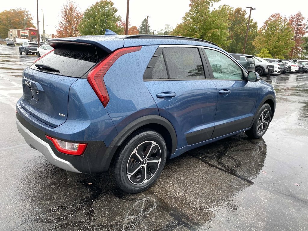 Used 2024 Kia Niro EX FWD image 7