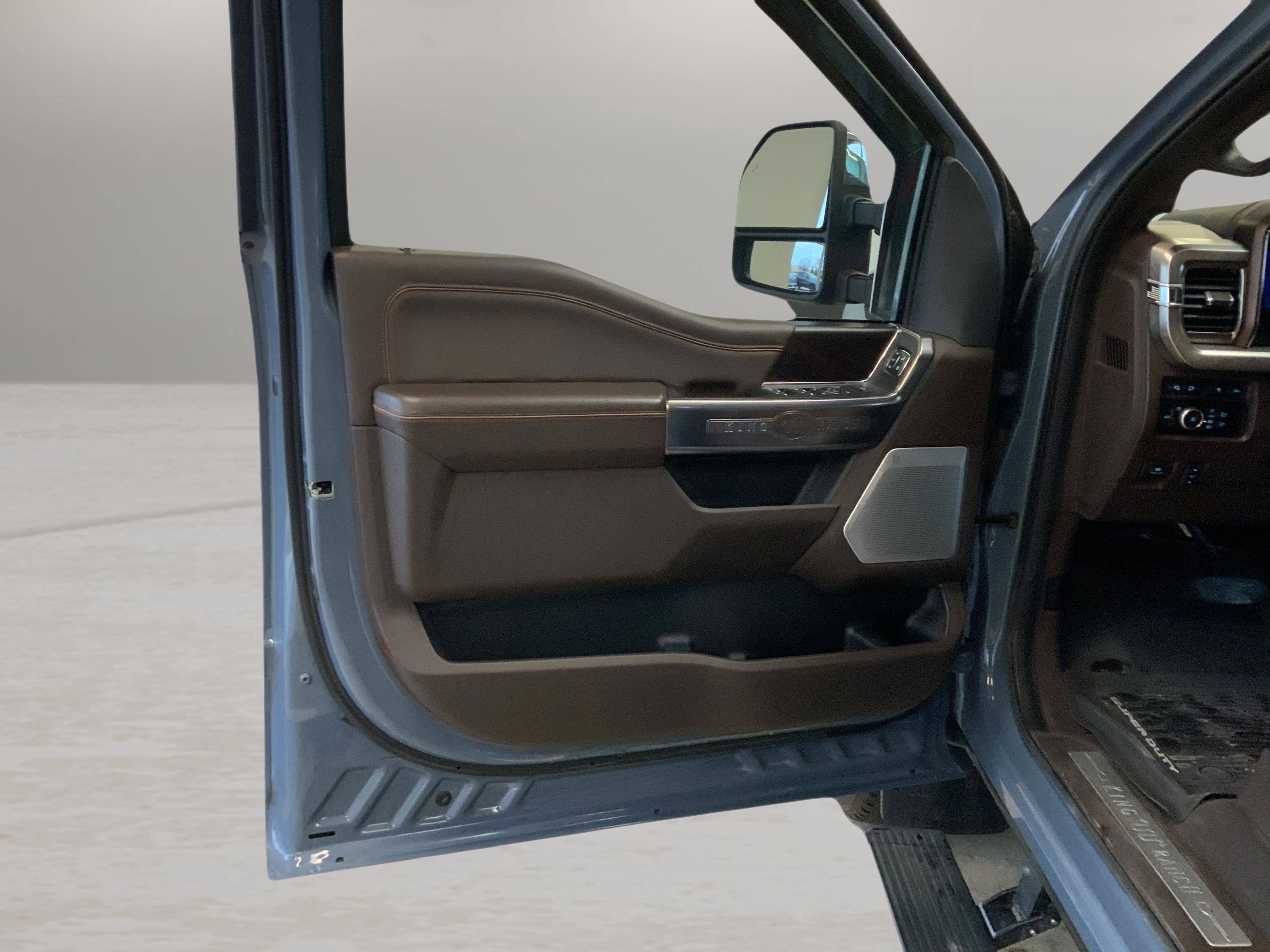 Used 2023 Ford F350 King Ranch w/ Chrome Package image 17