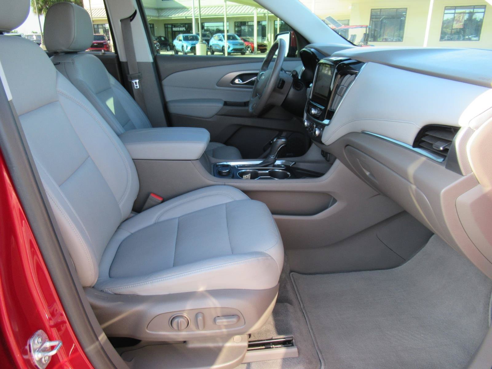 Used 2019 Chevrolet Traverse Premier w/ Driver Confidence II Package FWD image 10