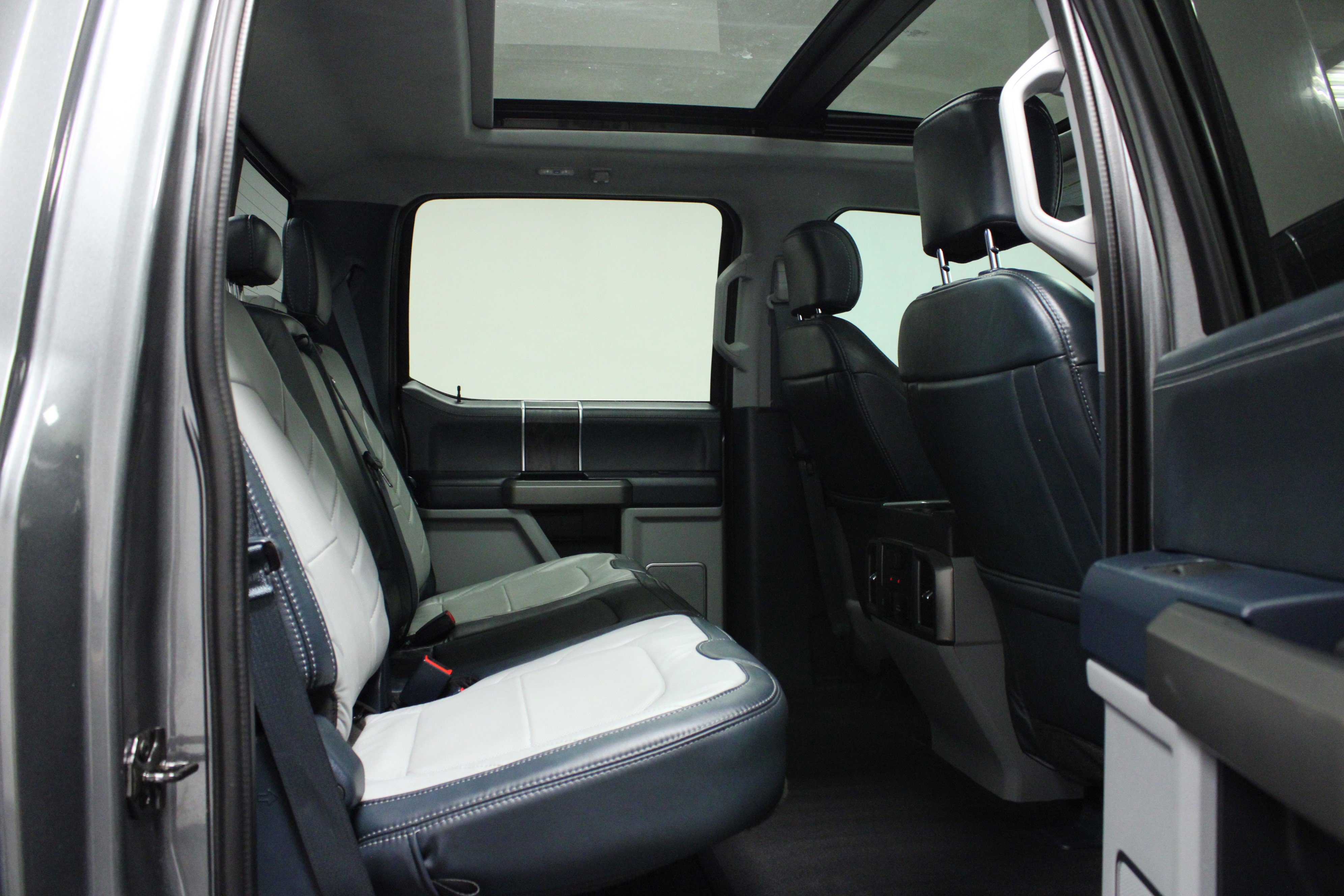 Used 2022 Ford F450 Limited w/ FX4 Off-Road Package image 15