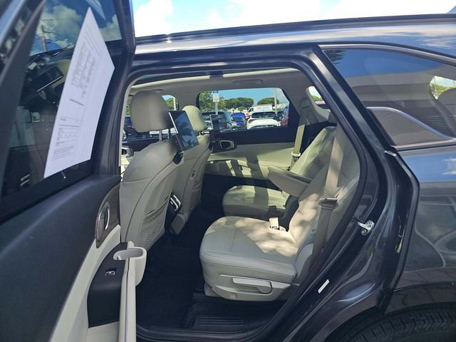 Used 2022 Kia Sorento EX w/ Panoramic Sunroof Package FWD image 10