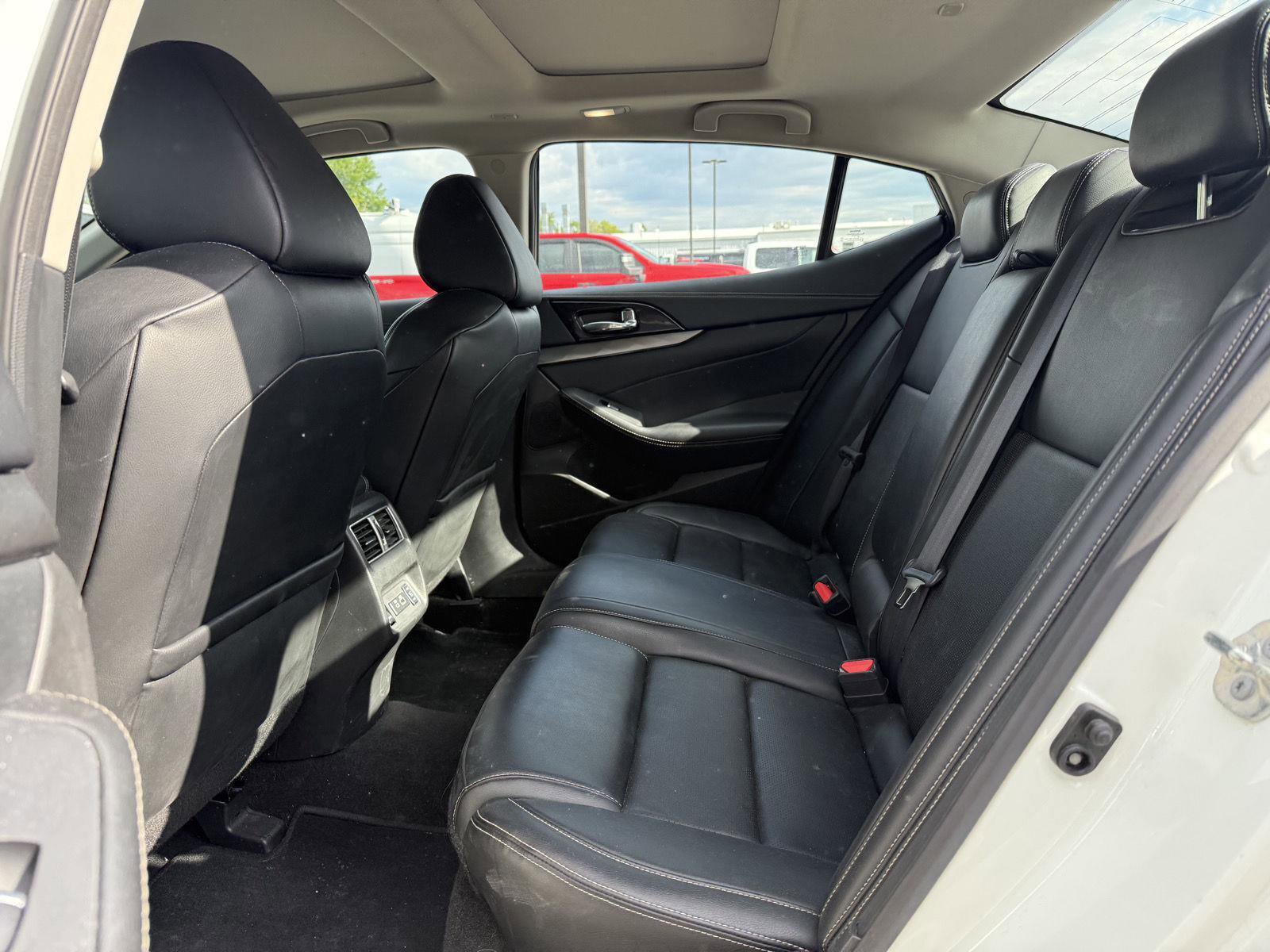 Used 2023 Nissan Maxima SL FWD image 10