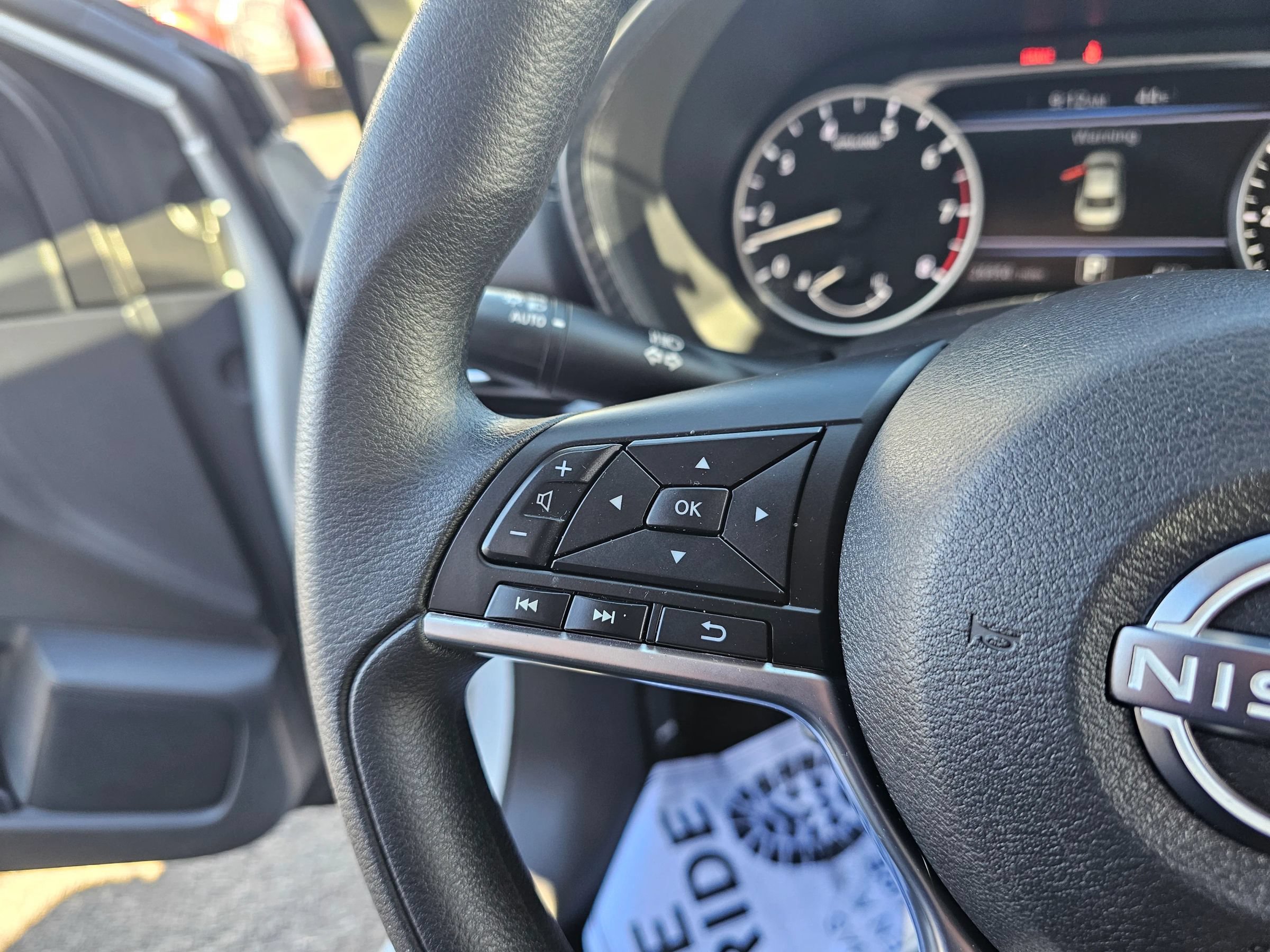 Used 2025 Nissan Sentra SV FWD image 18