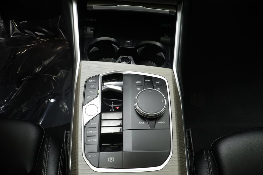 Used 2025 BMW 330i xDrive Sedan AWD/4WD image 13
