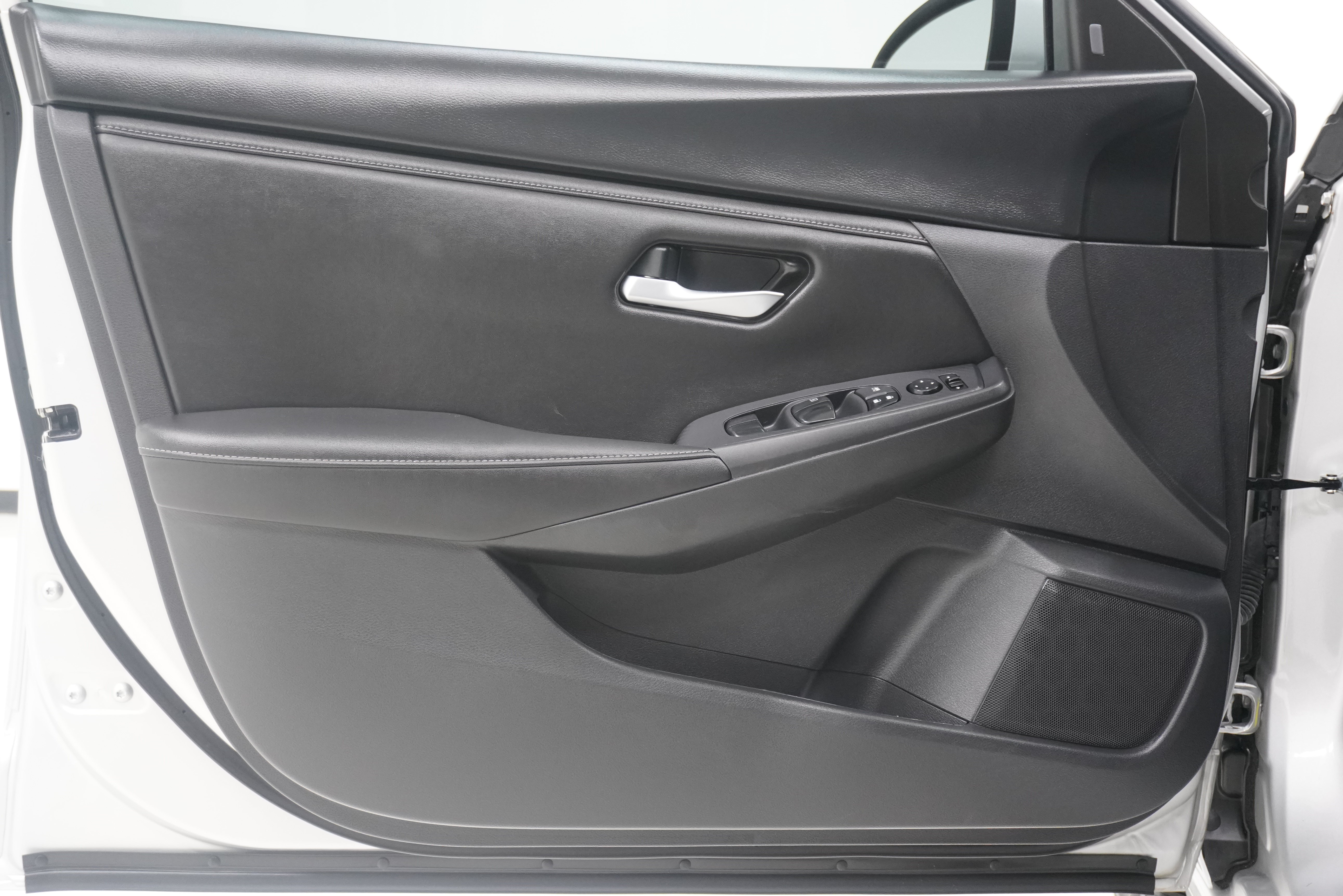 Used 2023 Nissan Sentra SV FWD image 14